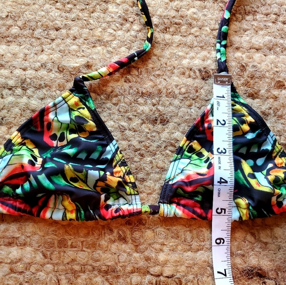 Bikinis - Picture 7 of 16